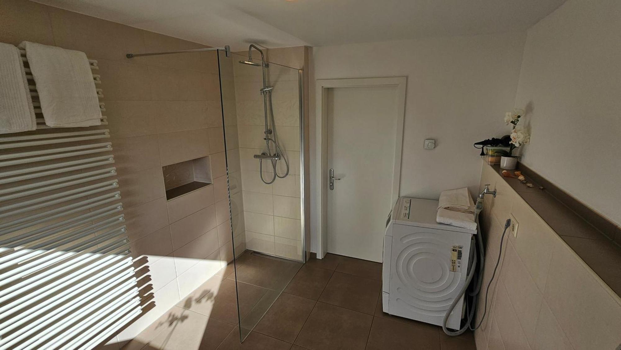 Sehr Schoenes Und Grosses Haus In Dresden - Partys Und Andere Feierlichkeiten Sind Wegen Eventueller Laermbelaestigung Nicht Gestattet Екстер'єр фото